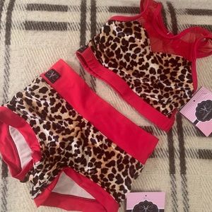 NWT - Kandi Kouture print dance set - Size Child XL